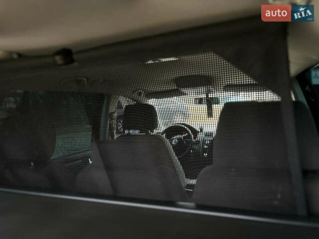 Черный Фольксваген Туран, объемом двигателя 1.9 л и пробегом 285 тыс. км за 6200 $, фото 18 на Automoto.ua