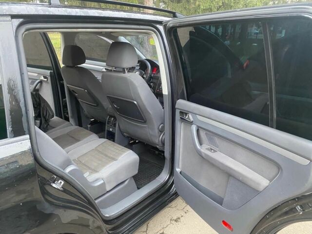 Чорний Фольксваген Туран, об'ємом двигуна 1.9 л та пробігом 290 тис. км за 6500 $, фото 9 на Automoto.ua