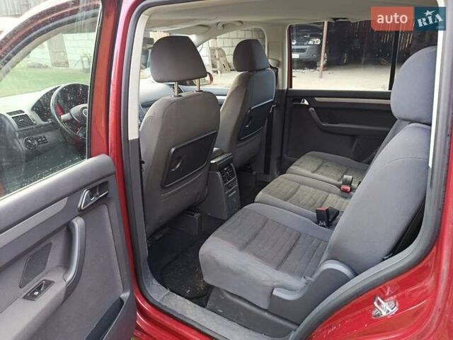 Черный Фольксваген Туран, объемом двигателя 1.6 л и пробегом 261 тыс. км за 4999 $, фото 38 на Automoto.ua