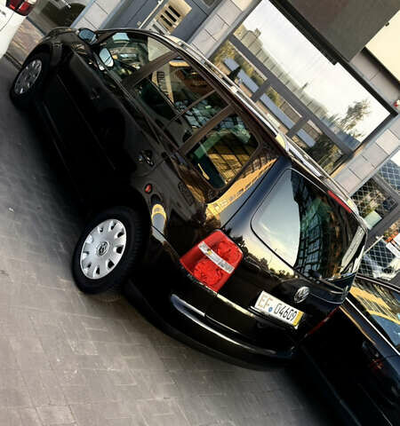 Черный Фольксваген Туран, объемом двигателя 1.6 л и пробегом 190 тыс. км за 6999 $, фото 16 на Automoto.ua