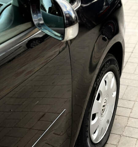 Черный Фольксваген Туран, объемом двигателя 1.6 л и пробегом 190 тыс. км за 6999 $, фото 55 на Automoto.ua