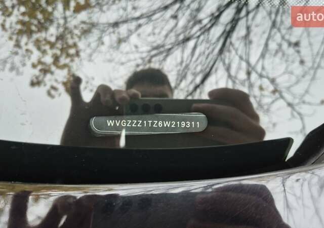 Черный Фольксваген Туран, объемом двигателя 1.39 л и пробегом 278 тыс. км за 5200 $, фото 23 на Automoto.ua