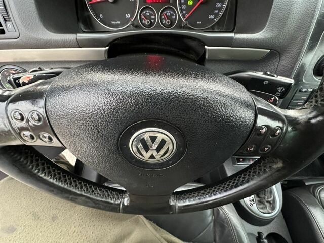 Черный Фольксваген Туран, объемом двигателя 2 л и пробегом 111 тыс. км за 4000 $, фото 13 на Automoto.ua