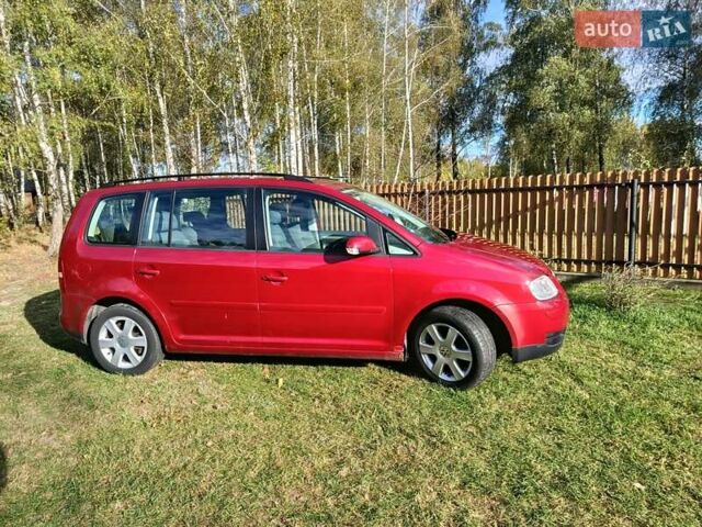 Черный Фольксваген Туран, объемом двигателя 1.6 л и пробегом 261 тыс. км за 4999 $, фото 13 на Automoto.ua