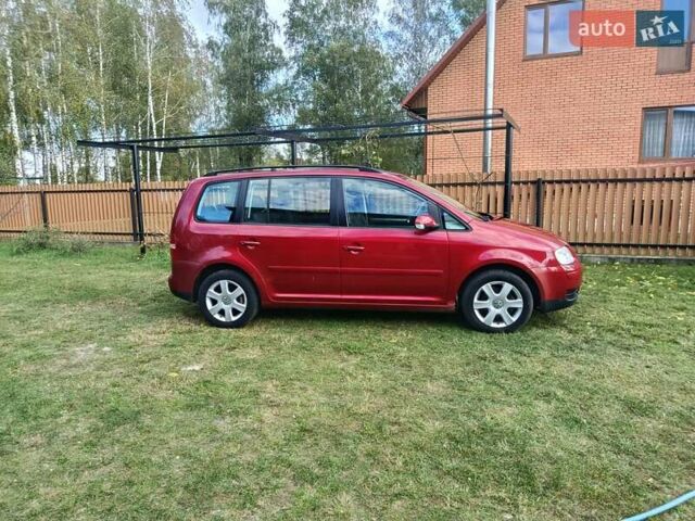 Черный Фольксваген Туран, объемом двигателя 1.6 л и пробегом 261 тыс. км за 4999 $, фото 12 на Automoto.ua