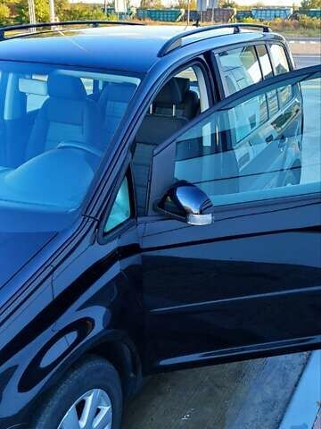 Черный Фольксваген Туран, объемом двигателя 1.6 л и пробегом 197 тыс. км за 5850 $, фото 5 на Automoto.ua