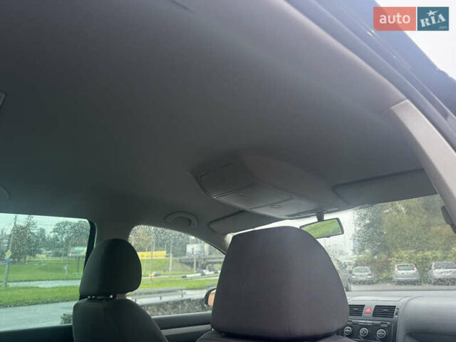 Черный Фольксваген Туран, объемом двигателя 1.9 л и пробегом 246 тыс. км за 7800 $, фото 18 на Automoto.ua