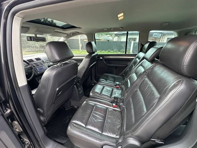 Черный Фольксваген Туран, объемом двигателя 2 л и пробегом 111 тыс. км за 4000 $, фото 16 на Automoto.ua