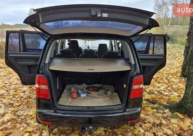 Черный Фольксваген Туран, объемом двигателя 1.39 л и пробегом 278 тыс. км за 5200 $, фото 8 на Automoto.ua