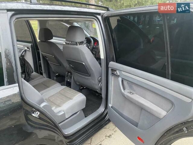 Чорний Фольксваген Туран, об'ємом двигуна 1.9 л та пробігом 390 тис. км за 6500 $, фото 9 на Automoto.ua