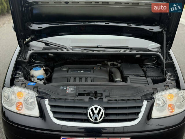 Чорний Фольксваген Туран, об'ємом двигуна 1.6 л та пробігом 220 тис. км за 6200 $, фото 27 на Automoto.ua