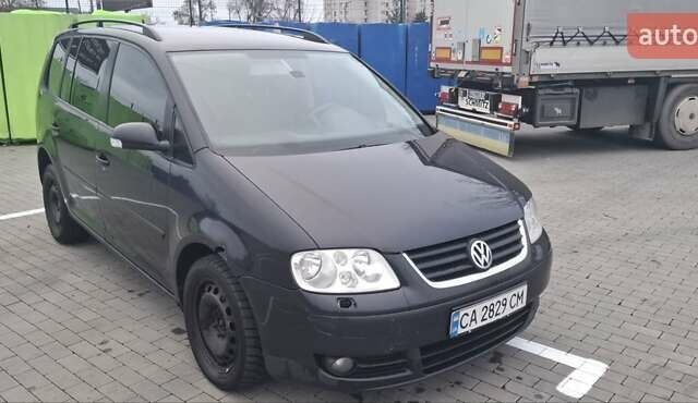 Чорний Фольксваген Туран, об'ємом двигуна 2 л та пробігом 485 тис. км за 4300 $, фото 6 на Automoto.ua