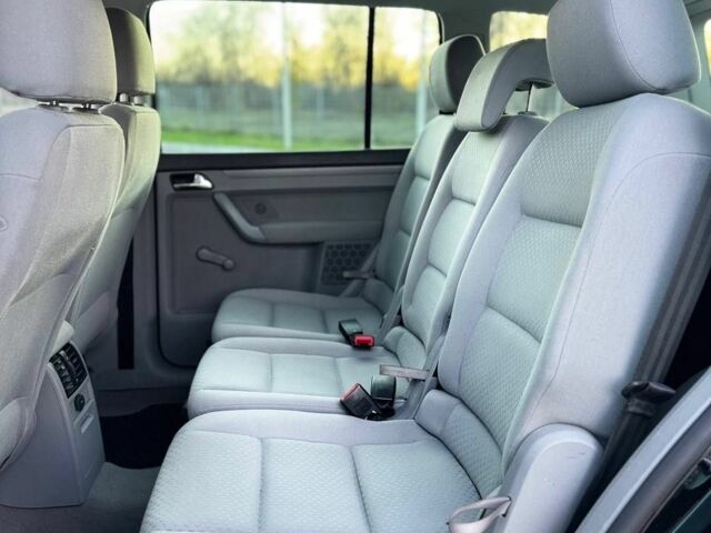 Чорний Фольксваген Туран, об'ємом двигуна 0 л та пробігом 212 тис. км за 6300 $, фото 7 на Automoto.ua