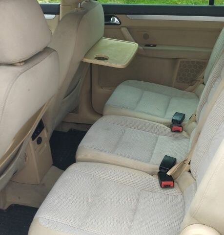 Черный Фольксваген Туран, объемом двигателя 2 л и пробегом 400 тыс. км за 3300 $, фото 2 на Automoto.ua