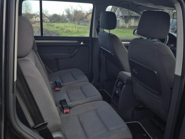 Черный Фольксваген Туран, объемом двигателя 1.9 л и пробегом 217 тыс. км за 2550 $, фото 4 на Automoto.ua