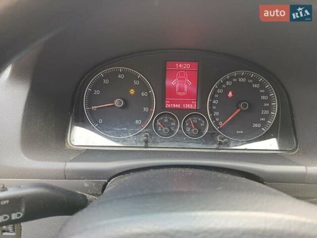 Черный Фольксваген Туран, объемом двигателя 1.6 л и пробегом 261 тыс. км за 4999 $, фото 32 на Automoto.ua