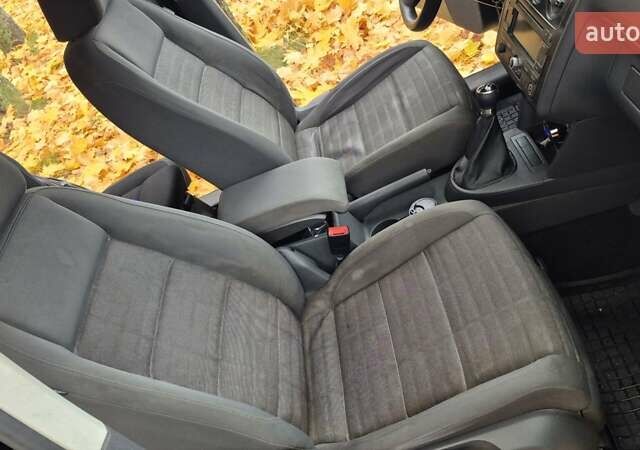 Черный Фольксваген Туран, объемом двигателя 1.39 л и пробегом 278 тыс. км за 5200 $, фото 16 на Automoto.ua