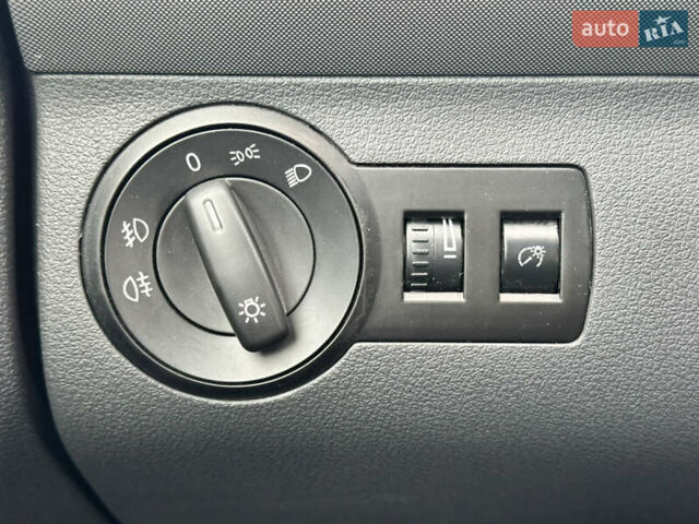 Фольксваген Туран 2006 в Виннице на Automoto.ua Черный Фольксваген Туран, объемом двигателя 1.6 л и пробегом 252 тыс. км за 7777 $, фото 39 на Automoto.ua