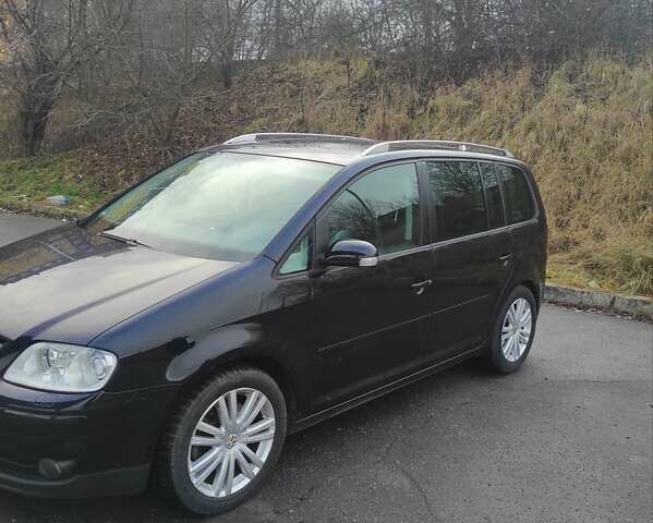 Черный Фольксваген Туран, объемом двигателя 2 л и пробегом 301 тыс. км за 6700 $, фото 9 на Automoto.ua