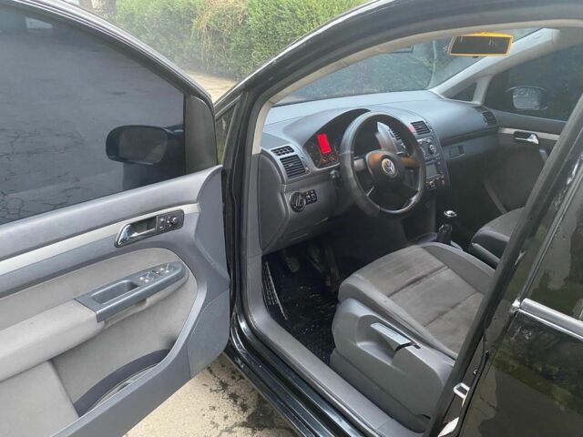 Чорний Фольксваген Туран, об'ємом двигуна 1.9 л та пробігом 290 тис. км за 6500 $, фото 7 на Automoto.ua