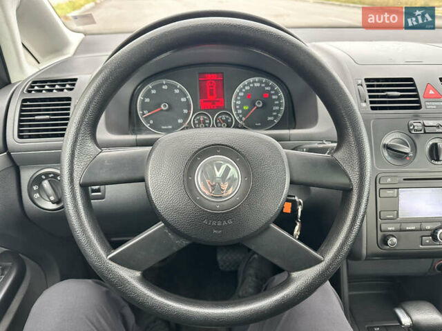 Фольксваген Туран 2006 в Виннице на Automoto.ua Черный Фольксваген Туран, объемом двигателя 1.6 л и пробегом 252 тыс. км за 7777 $, фото 43 на Automoto.ua