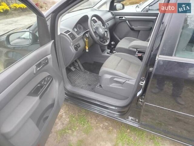 Черный Фольксваген Туран, объемом двигателя 1.6 л и пробегом 225 тыс. км за 6000 $, фото 10 на Automoto.ua