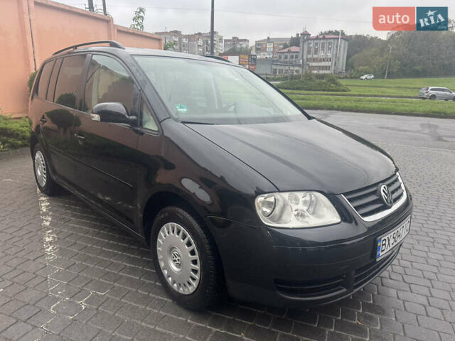 Черный Фольксваген Туран, объемом двигателя 1.9 л и пробегом 246 тыс. км за 7800 $, фото 2 на Automoto.ua