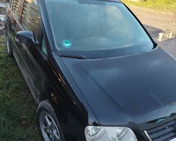 Чорний Фольксваген Туран, об'ємом двигуна 1.9 л та пробігом 327 тис. км за 5800 $, фото 2 на Automoto.ua