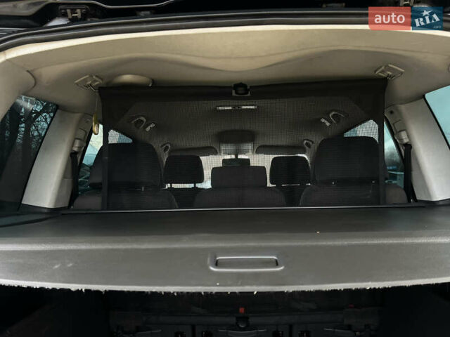 Черный Фольксваген Туран, объемом двигателя 1.9 л и пробегом 285 тыс. км за 6200 $, фото 17 на Automoto.ua