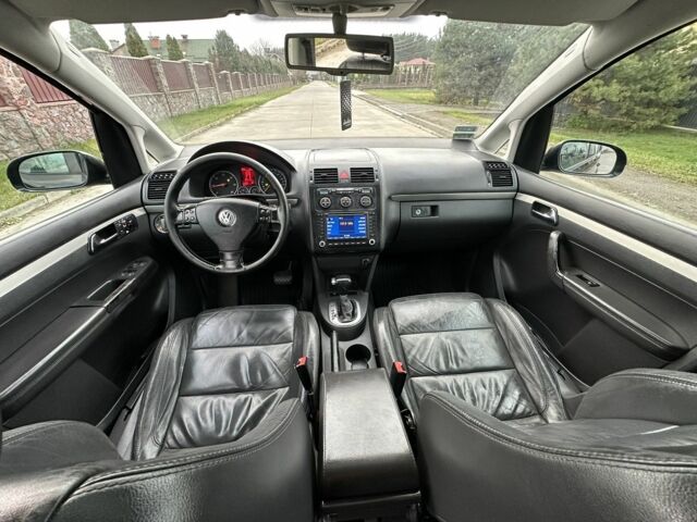 Черный Фольксваген Туран, объемом двигателя 2 л и пробегом 111 тыс. км за 4000 $, фото 14 на Automoto.ua