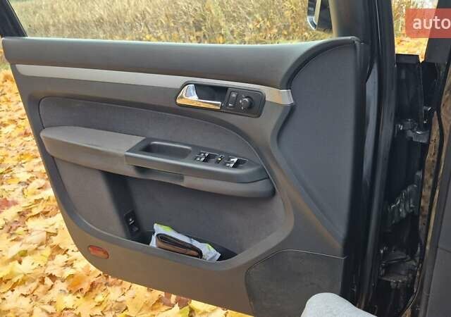 Черный Фольксваген Туран, объемом двигателя 1.39 л и пробегом 278 тыс. км за 5200 $, фото 20 на Automoto.ua