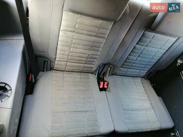 Черный Фольксваген Туран, объемом двигателя 1.6 л и пробегом 261 тыс. км за 4999 $, фото 36 на Automoto.ua