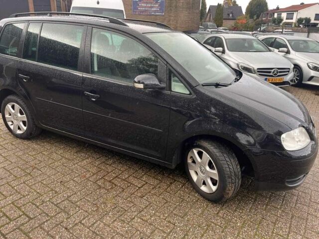 Черный Фольксваген Туран, объемом двигателя 1.6 л и пробегом 280 тыс. км за 6500 $, фото 3 на Automoto.ua