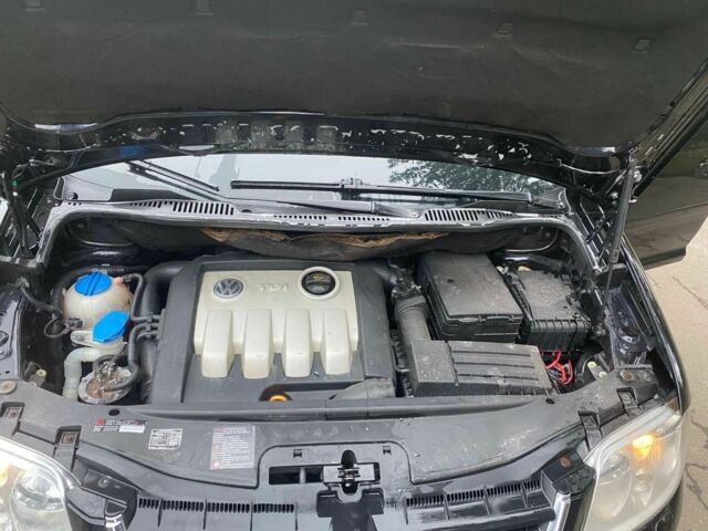 Чорний Фольксваген Туран, об'ємом двигуна 1.9 л та пробігом 290 тис. км за 6500 $, фото 12 на Automoto.ua