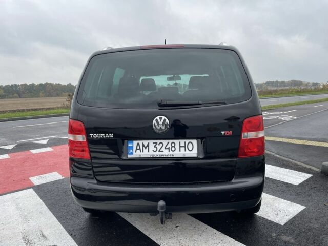 Чорний Фольксваген Туран, об'ємом двигуна 2 л та пробігом 339 тис. км за 6000 $, фото 6 на Automoto.ua