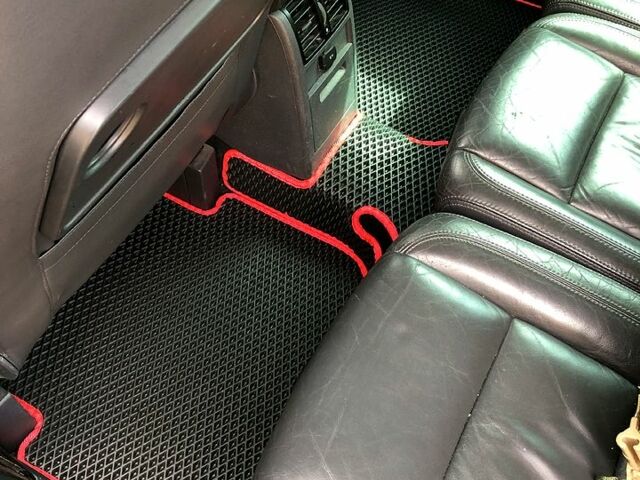 Черный Фольксваген Туран, объемом двигателя 2 л и пробегом 220 тыс. км за 7500 $, фото 1 на Automoto.ua