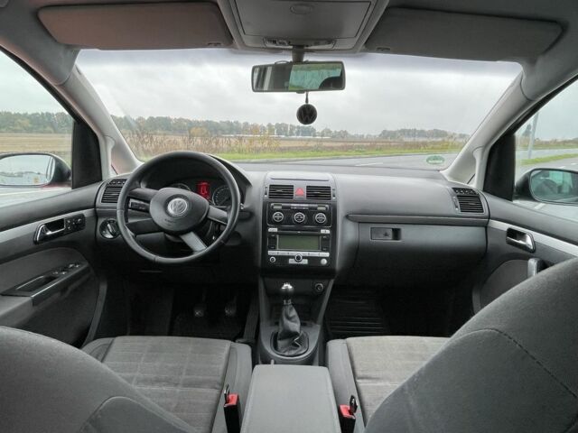 Чорний Фольксваген Туран, об'ємом двигуна 2 л та пробігом 339 тис. км за 6000 $, фото 13 на Automoto.ua