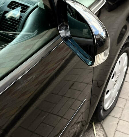 Черный Фольксваген Туран, объемом двигателя 1.6 л и пробегом 190 тыс. км за 6999 $, фото 26 на Automoto.ua