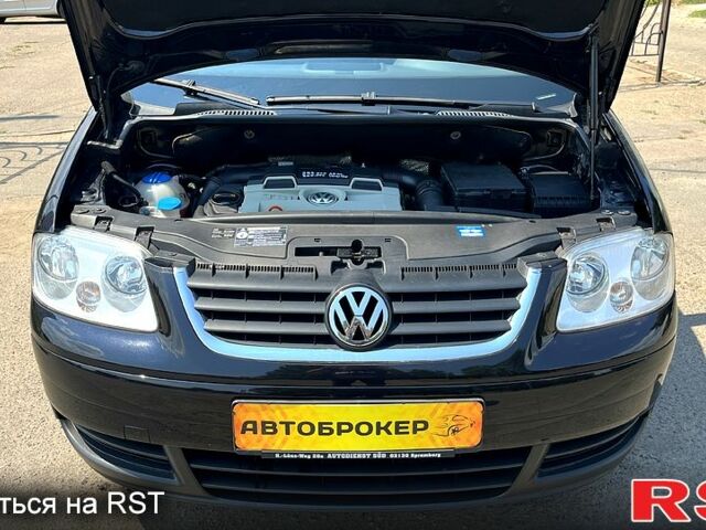 Черный Фольксваген Туран, объемом двигателя 1.4 л и пробегом 293 тыс. км за 3400 $, фото 8 на Automoto.ua