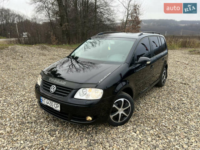 Черный Фольксваген Туран, объемом двигателя 1.9 л и пробегом 285 тыс. км за 6200 $, фото 2 на Automoto.ua