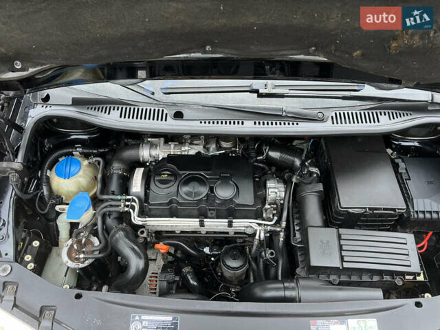 Черный Фольксваген Туран, объемом двигателя 1.9 л и пробегом 285 тыс. км за 6200 $, фото 31 на Automoto.ua