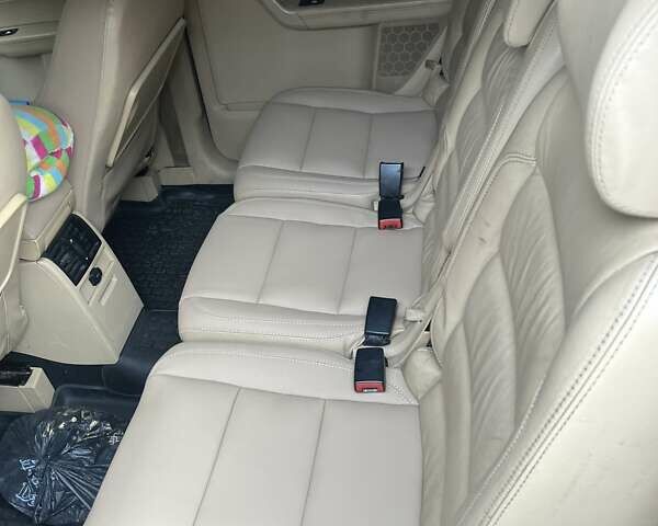 Черный Фольксваген Туран, объемом двигателя 1.97 л и пробегом 360 тыс. км за 7200 $, фото 2 на Automoto.ua