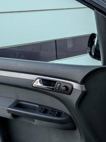 Черный Фольксваген Туран, объемом двигателя 1.6 л и пробегом 197 тыс. км за 5850 $, фото 6 на Automoto.ua