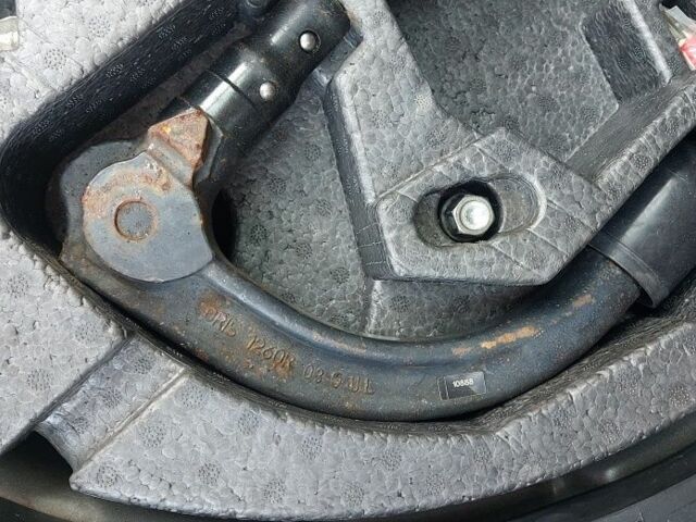 Черный Фольксваген Туран, объемом двигателя 1.6 л и пробегом 238 тыс. км за 5900 $, фото 17 на Automoto.ua