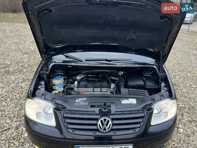 Черный Фольксваген Туран, объемом двигателя 1.9 л и пробегом 285 тыс. км за 6200 $, фото 30 на Automoto.ua
