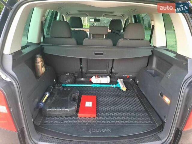 Чорний Фольксваген Туран, об'ємом двигуна 1.97 л та пробігом 291 тис. км за 7000 $, фото 9 на Automoto.ua