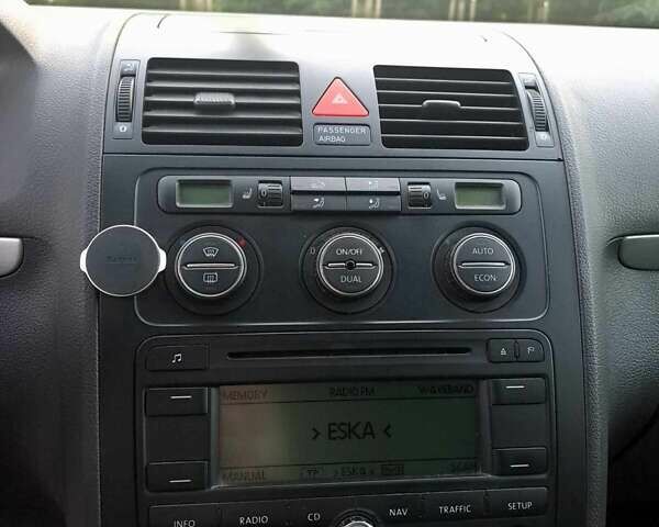 Чорний Фольксваген Туран, об'ємом двигуна 1.97 л та пробігом 291 тис. км за 7000 $, фото 6 на Automoto.ua