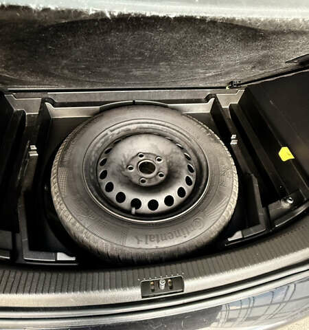 Черный Фольксваген Туран, объемом двигателя 1.6 л и пробегом 190 тыс. км за 6999 $, фото 24 на Automoto.ua