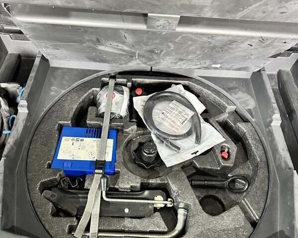 Черный Фольксваген Туран, объемом двигателя 1.97 л и пробегом 314 тыс. км за 7300 $, фото 33 на Automoto.ua