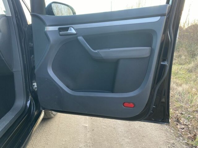 Чорний Фольксваген Туран, об'ємом двигуна 1.9 л та пробігом 367 тис. км за 3400 $, фото 12 на Automoto.ua